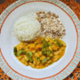 Feijão branco com abóbora e quiabo, arroz e farofa de soja