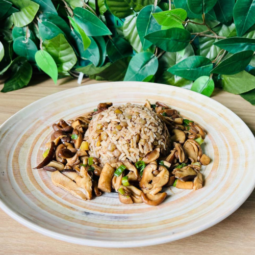 Shitake com arroz de lentilhas e especiarias