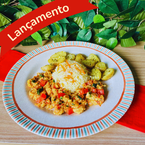 Franguinho da vovó, arroz com cenoura e batata dorê
