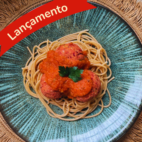 Espaguete integral ao sugo com almôndegas veganas
